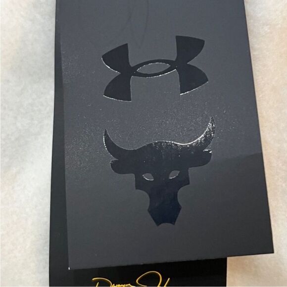 Under Armour Women’s Project Rock Cream Short Sleeve Hoodie Sweatshirt Sz Large - Picture 11 of 11